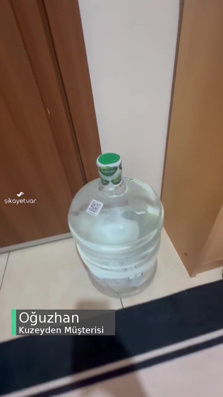 Kuzeyden Su İçerisinde Plastik Madde videonun kapak resmi