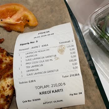 Pidem Şubesinde Yanmış Lahmacun Ve Taze Olmayan Domates Şikayeti