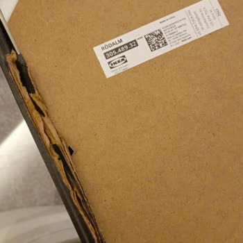 IKEA Kırık Çerçeveler ve Çürük Ahşap İçin Değişim veya İade Talebi