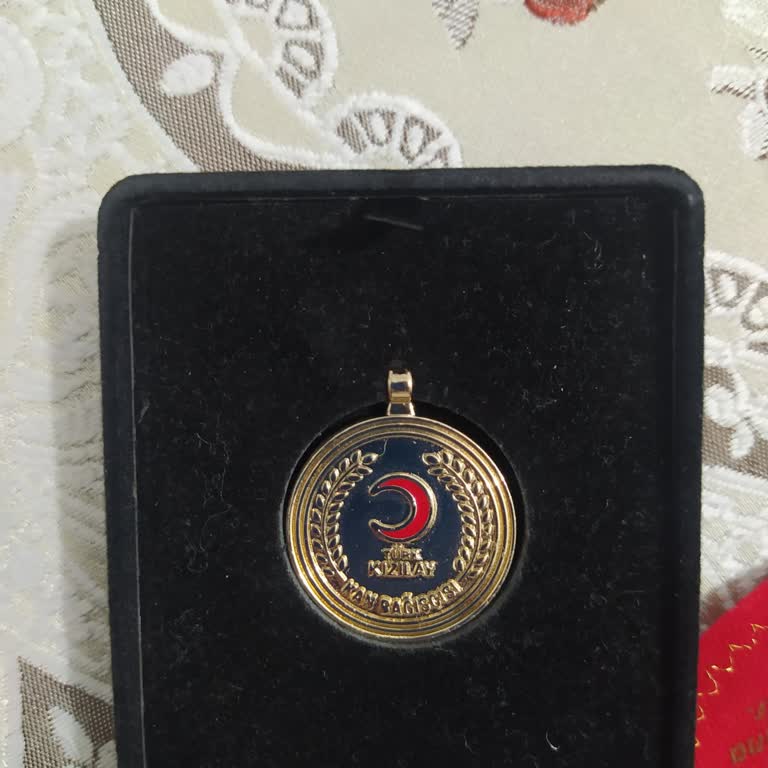 Türk Kızılay Altın Madalyanın Gümüş Üzerine Altın Kaplama Olması