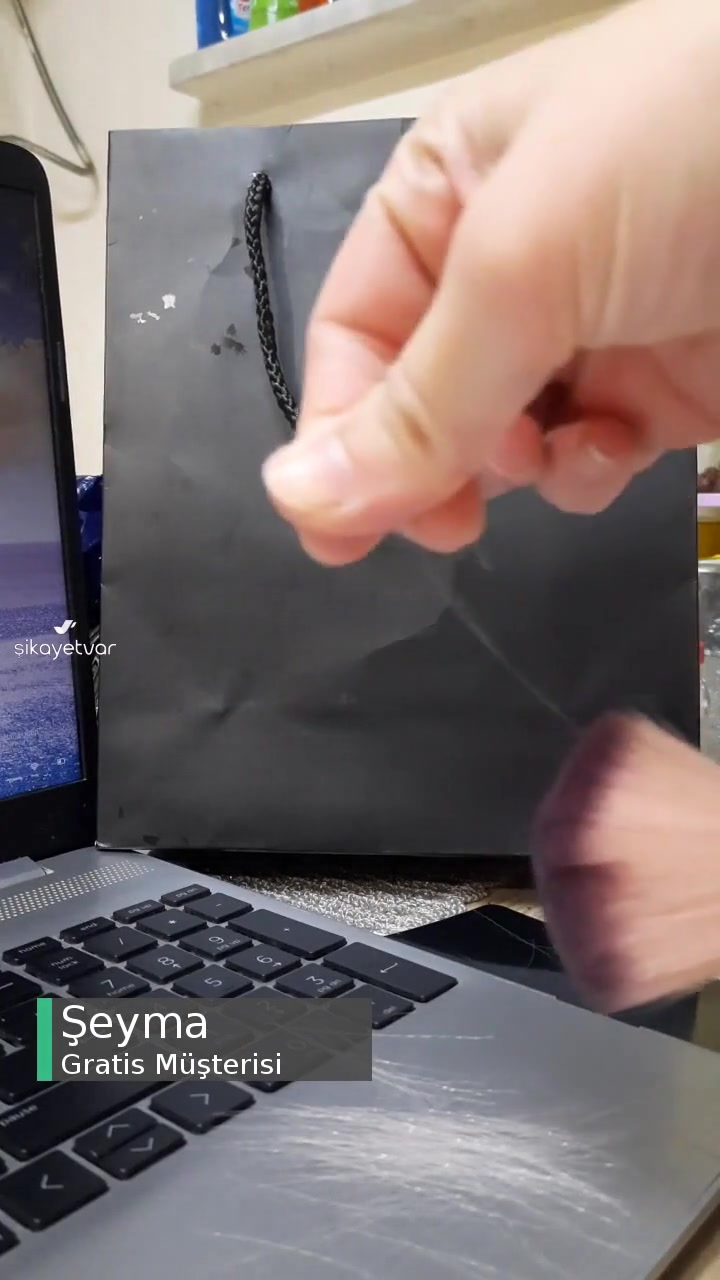 Gratis Eklips Allık Fırçasının Kılları Dökülüyor videonun kapak resmi