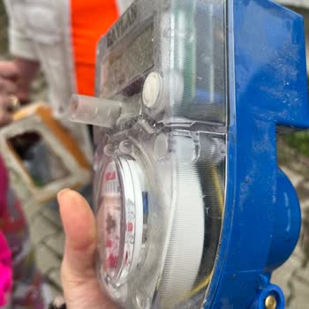 Baylan Sayaç Saati Hava Şartlarından Patladı Para Talebiyle Köy Halkı Mağdur