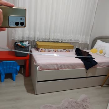 Beş Aylık Beklemede Kırılan Dolap Kapak Ve Çözüm Talebi