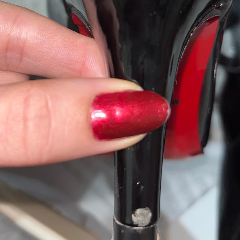 Bir Günlük Kullanımda Topuk Derisi Soyulup Koptu, İade Reddedildi