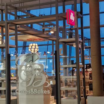 Esenboğa Havalimanı’ndaki İly Cakes& Bakes Şubesinde Eldiven Kullanımı Ve Hijyen İhlali