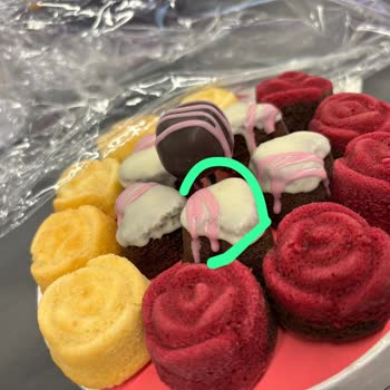 Çiçek Sepeti'nde Kekte Kıl Tespiti Ve Yetersiz Telafi Teklifi