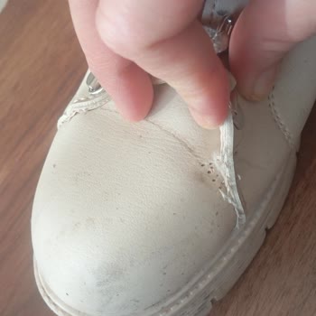 Kısa Sürede Bozulmaya Başlayan Ayakkabının Yapay Zeka İncelemesi Reddedildi, Ücret İadesi Gerekiyor