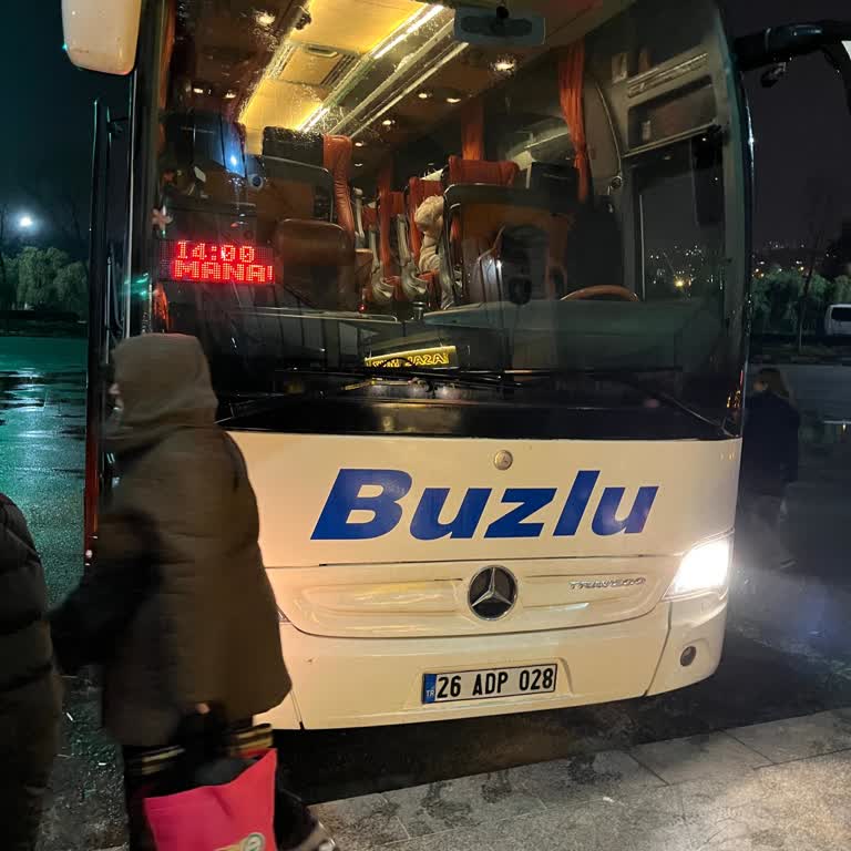 Arızalı Otobüs Ve İlgisiz Muavin