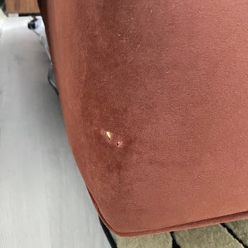 Kırık Masanın Uzun Bekleyişi Ve Sıkıcı Gıcırdama Sorunu