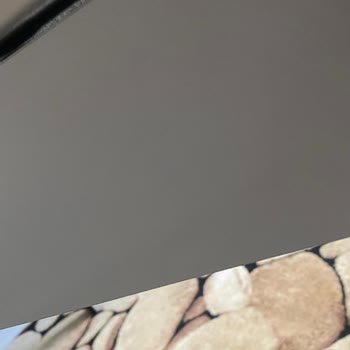 Kırık Masanın Uzun Bekleyişi Ve Sıkıcı Gıcırdama Sorunu