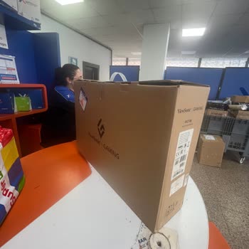 Monitörde Tekrarlayan Yatay Çizgi Ve KVK Servisinden Cevapsızlık