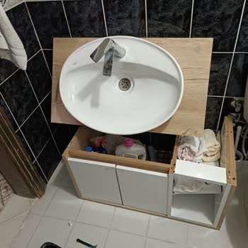 Montaj Ve Tasarım Hatası Nedeniyle Lavabo Dolabı Kırıldı Ve Güvenlik Riski Oluştu