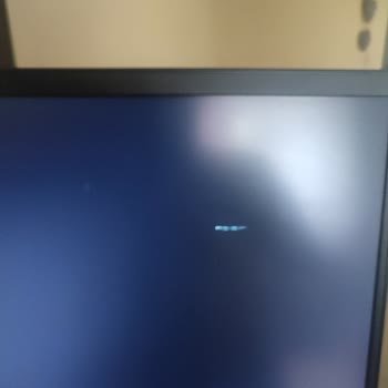 Ölü Piksel Üretim Hatası Olarak Tanınmadığı İçin Ücretsiz Değişim Talebi