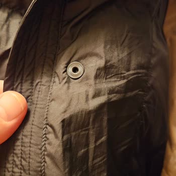 Tommy Hilfiger Montunda Çıtçıt Sorunu Ve Mağaza İletişimsizliği