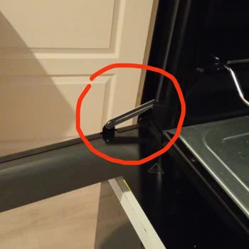 Kumtel Garanti Kapsamındaki Fırın Menteşesi Kırıldı, Servis 3000 TL Ücret İstiyor!