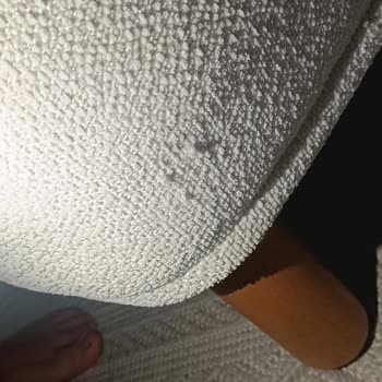 Konfor Koltuğunun Kumaşındaki Sararma Ve Dökülmeler Nedeniyle Değişim Talebi