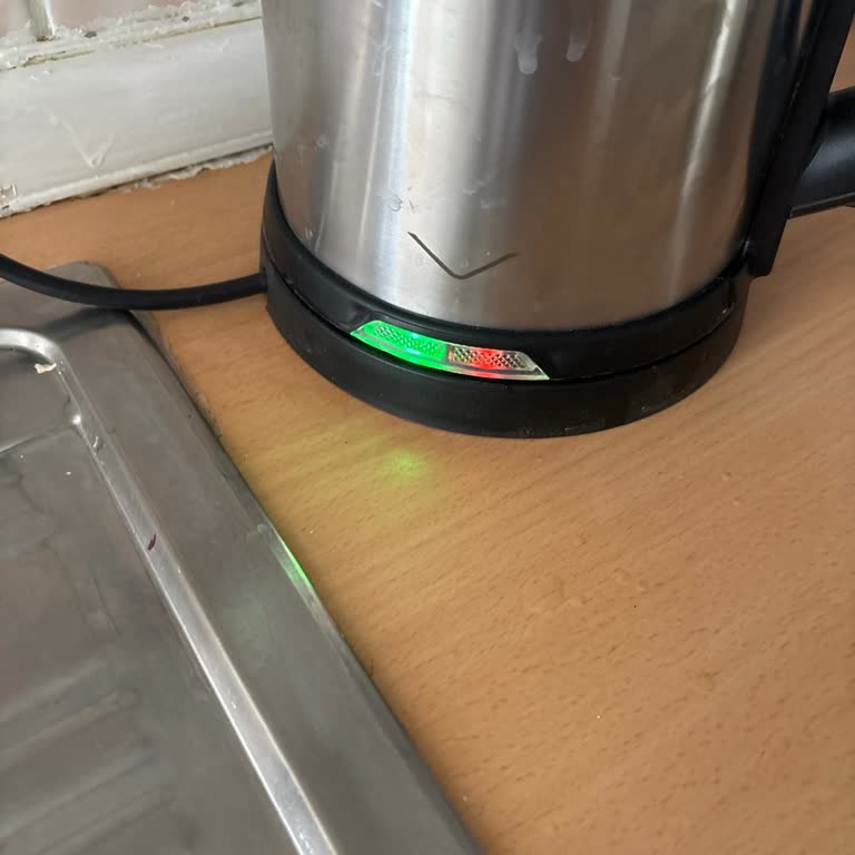 Vestel Sefa 5000 X Çay Makinesinde Aşırı Isınma Ve Ses Arızasıyla Ürün Değişimi Talebi