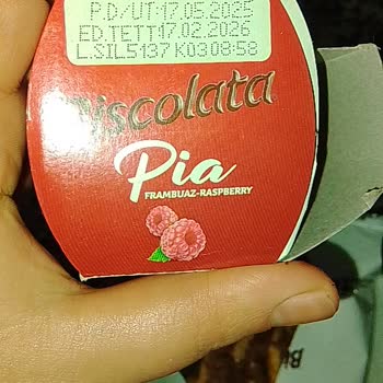 BİM Marketten Alınan Biscolata Ürünü İçi Birbirine Yapışık Ve Kalitesiz Çıktı