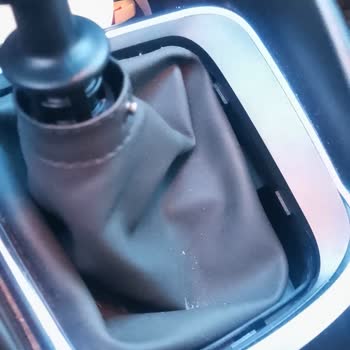 Bakım Sonrası Vites Körüğü Sorunu Ve Yetkili Servisin Suçlayıcı Tavrı