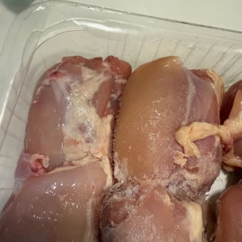 Getir Büyük’te Bozuk Tavuk Ürünü Ve Sürekli Gıda Güvenliği Sorunu