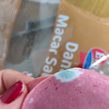 BİM Ürünlerinde Küf Sorunu Sağlık Tehlikesi Yaratıyor