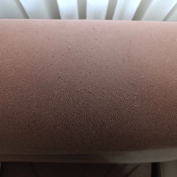 Kedi Dostu Olduğu Söylenen Koltukta Kumaş Deforme Olması Ve Garanti Reddi