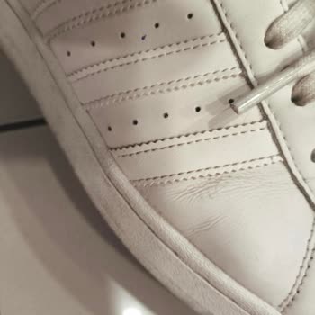 Ayakkabının Kısa Sürede Açılması Ve Mağazanın Fatura Bulamaması