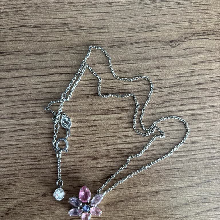 Swarovski Kolye Zinciri Renk Değişimi Ve Soyulma, Faturasız Tamir İsteği