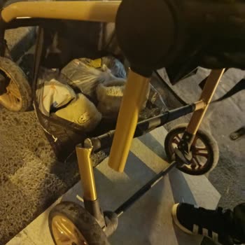 Bebek Arabası Şasi Kırılması Ve Güvenlik Riski İçin Ücret İadesi Talebi