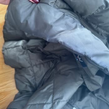 Yaka Renk Değişimi Nedeniyle Montlar Kullanılamaz