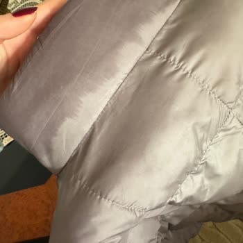 Yaka Renk Değişimi Nedeniyle Montlar Kullanılamaz