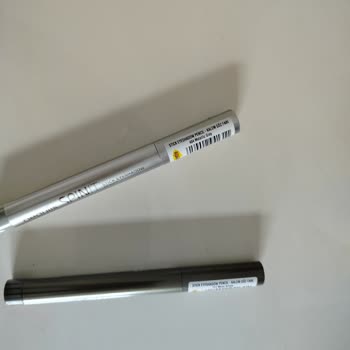 Mürdüm Renkli Göz Kalemi Eksik Gönderildi Ve Müşteri Hizmetleri Tarafından İhmal Edildi