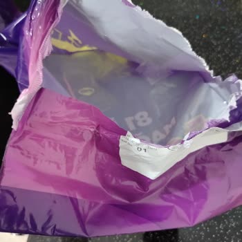 Mürdüm Renkli Göz Kalemi Eksik Gönderildi Ve Müşteri Hizmetleri Tarafından İhmal Edildi