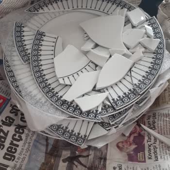 Dolap Satışında Taşıma Sırasında Kırılan Yemek Takımı Ve Haksız İade Onayı