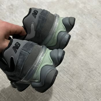 Görseldeki Renkle Uyuşmayan Spor Ayakkabı Ve İade Sürecindeki Sorunlar