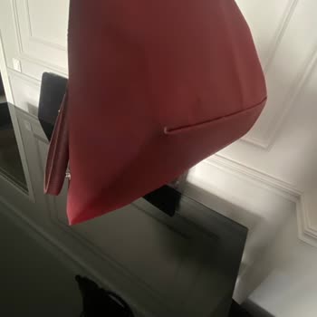 Longchamp Çantasının Kısa Sürede Yırtılması Ve İade Talebi