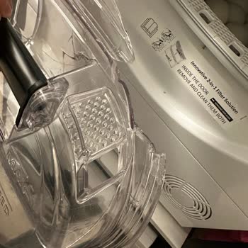 Garanti Kapsamındaki Kurutma Makinesinin Su Haznesi Düşüp Kırıldı, Ücretsiz Parça Değişimi Talebi