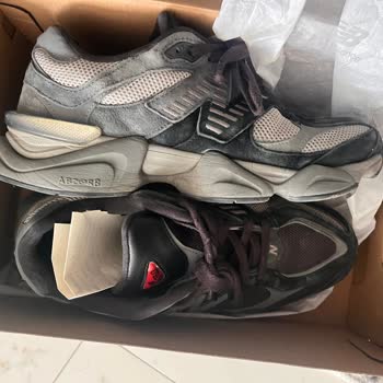 New Balance 9060 Model Ayakkabısında Kısa Sürede Renk Solması Ve Astar Yırtılması