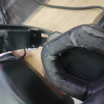 Auriculares Gamepower Mihawk pierden los almohadones rápidamente