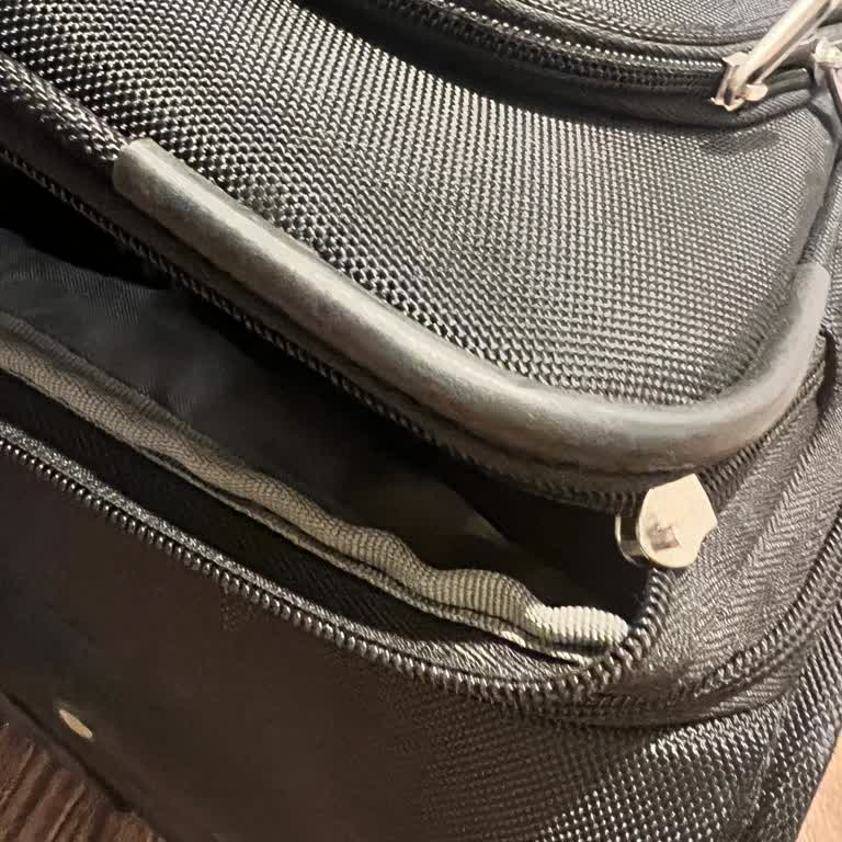 SunExpress Damaged My Suitcase and Offered No Practical Solution