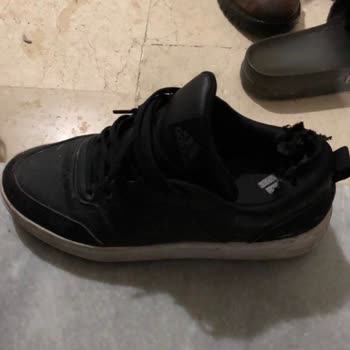 Adidas Ayakkabısının İki Ayda Yırtılması Ve İade Talebi Reddedildi