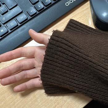 Mathilda Store'da Yün Kazakta Hızlı Tüylenme Ve İade Reddi