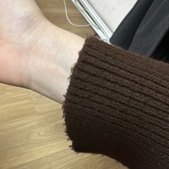 Mathilda Store'da Yün Kazakta Hızlı Tüylenme Ve İade Reddi