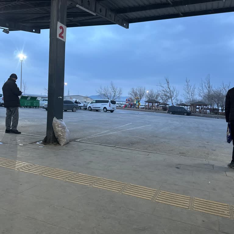 Otobüs Gelişinde 45 Dakikalık Gecikme Ve Açıklama Eksikliği