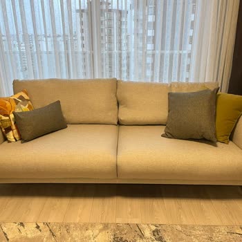 Divanev Mağazasında Yanıltıcı Ürün Teslimi ve Parfümlü Teşhir Sofanın Satışı