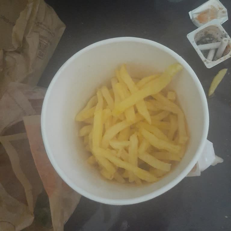 Patates Çiğ, Soğan Yanmış Ve Burger Soğuk; Kalitesiz Burger King Siparişi