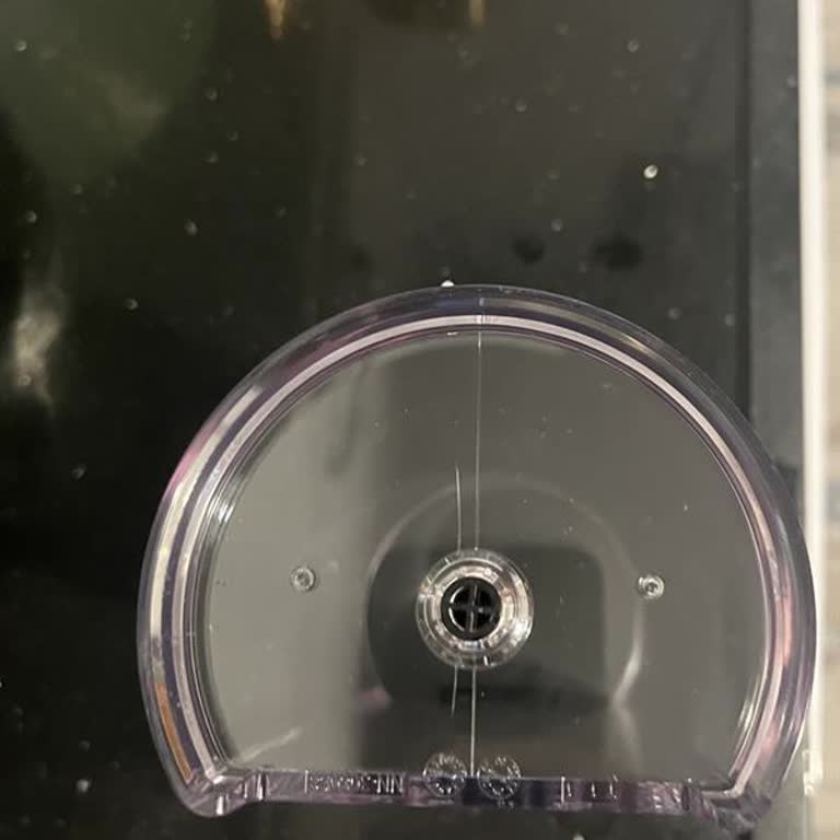 Kırık Su Haznesiyle Gelen Nespresso Makinesine Anında Değişim İsteği