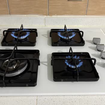 Garanti Kapsamındaki Ankastre Ocak Gözündeki Sürekli Düzensiz Yanma Ve Ürün Değişimi Talebi