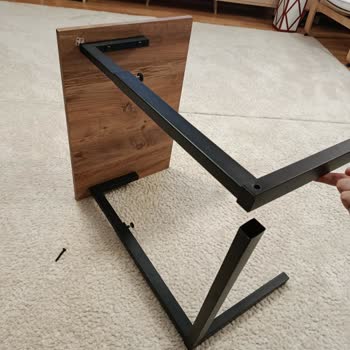 Kısa Sürede Kırılan Laptop Sehpası İçin Parça Ve Değişim Talebi