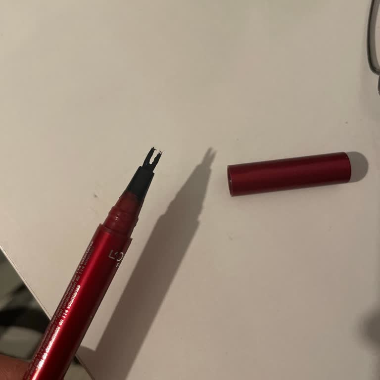 Kapağı Açılan L’Oreal Faux Brow Ürünü Kullanılamaz Duruma Geldi